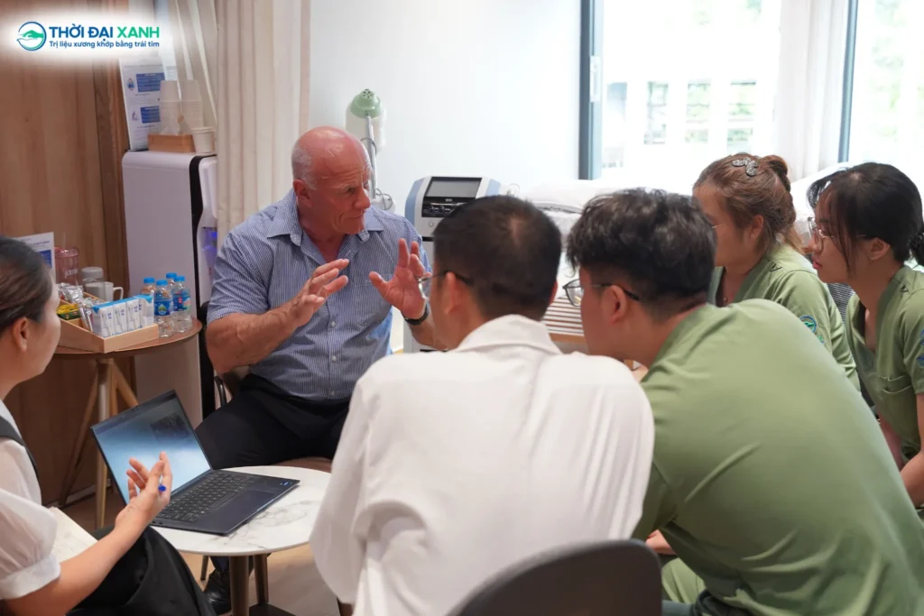 Đào tạo ứng dụng Laser công suất cao cho các bác sĩ và kỹ thuật viên tại Thời Đại Xanh.