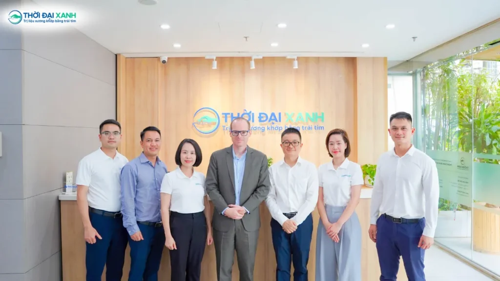 Thời Đại Xanh và Siemens Healthineers trong buổi gặp gỡ, trao đổi chuyên môn nhằm tăng cường hợp tác trong lĩnh vực chẩn đoán hình ảnh và chăm sóc sức khỏe cơ xương khớp.