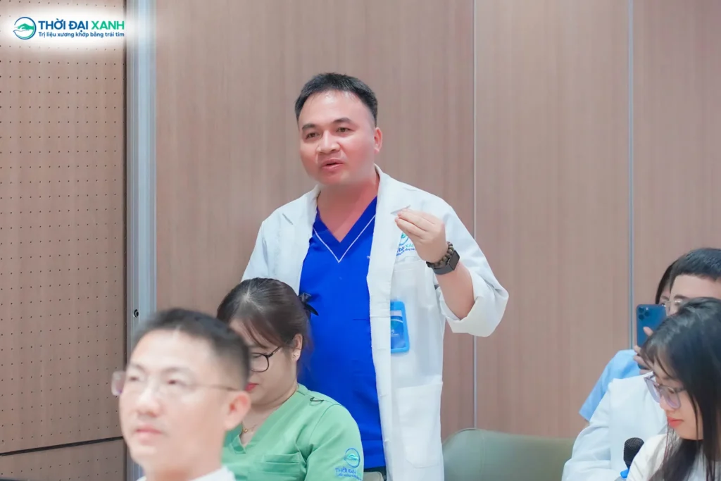 ThS.BS Nguyễn Anh Tuấn - Chuyên khoa Chẩn đoán hình ảnh chia sẻ tại chương trình.