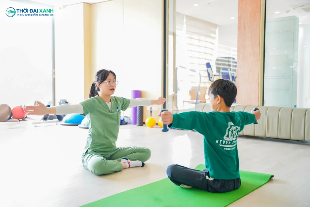 Phục hồi chức năng là hành trình nhẫn nại, nơi mỗi cử động nhỏ là kết quả của ý chí kiên cường.