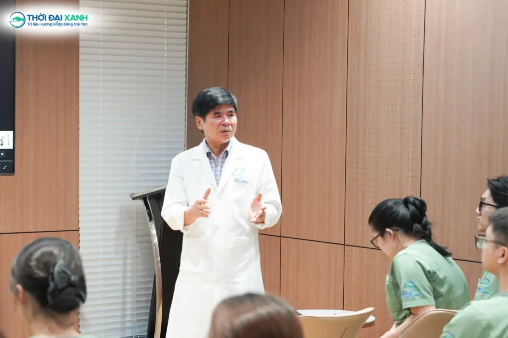 Buổi đào tạo chuyên môn vừa qua được trực tiếp dẫn dắt bởi GS.TS.BS Phạm Văn Minh - Chủ tịch Hội đồng Chuyên môn Thời Đại Xanh.