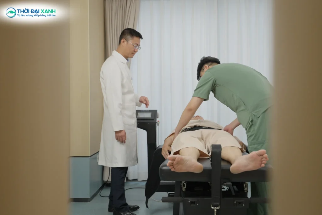 Tại Trung Tâm Xương Khớp Thời Đại Xanh, mỗi bệnh nhân đều được tiếp cận theo lộ trình cá thể hóa, đảm bảo phù hợp với tình trạng lâm sàng và khả năng phục hồi riêng biệt.