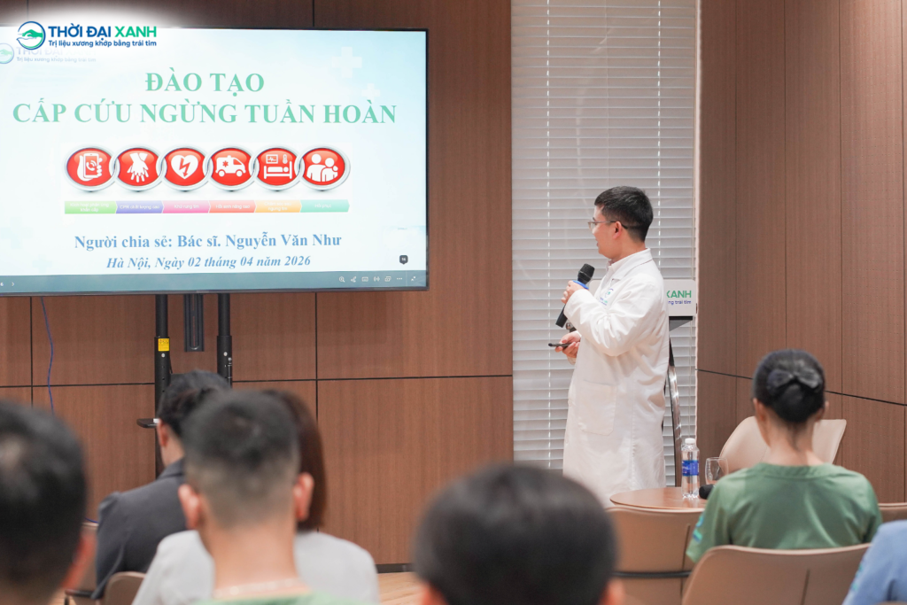 Đào tạo "Cấp cứu ngừng tuần hoàn" giúp đội ngũ vững chuyên môn, chủ động bảo vệ an toàn cho khách hàng trong mọi tình huống.