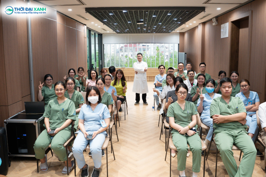 Đào tạo "Cấp cứu ngừng tuần hoàn" không chỉ là quy định, mà là trách nhiệm của mỗi nhân viên nhằm bảo vệ an toàn tuyệt đối cho khách hàng.