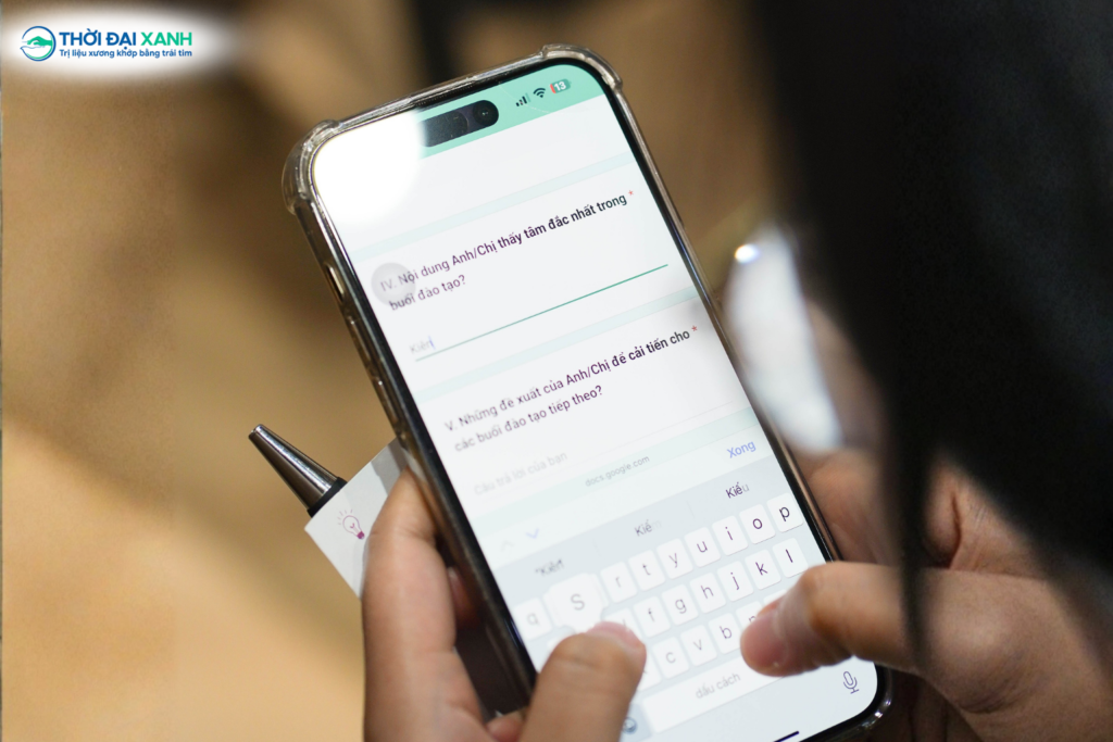 CBNV thực hiện khảo sát sau, góp phần không ngừng cải thiện chuyên môn và đảm bảo chất lượng các chương trình đào tạo tiếp theo.