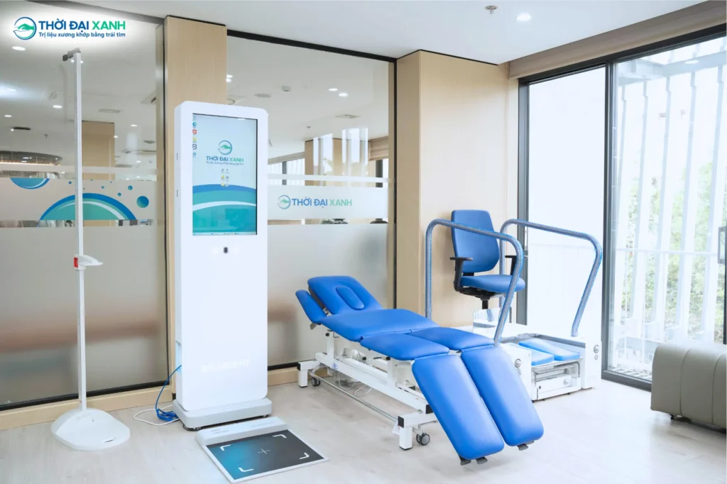 Hệ thống đo áp lực bàn chân tại Thời Đại Xanh, ứng dụng để phân tích chi tiết dáng đi và phân bổ lực, từ đó xây dựng giải pháp lót giày cá nhân hoá phù hợp với từng người