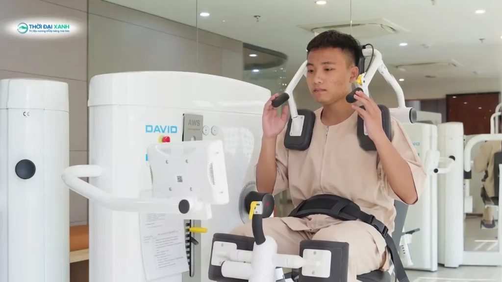 Với tình trạng cong vẹo cột sống, máy tập David giúp tác động chính xác vào những nhóm cơ sâu quanh cột sống, điều chỉnh lại độ cân bằng và nắn chỉnh độ cong một cách tự nhiên.