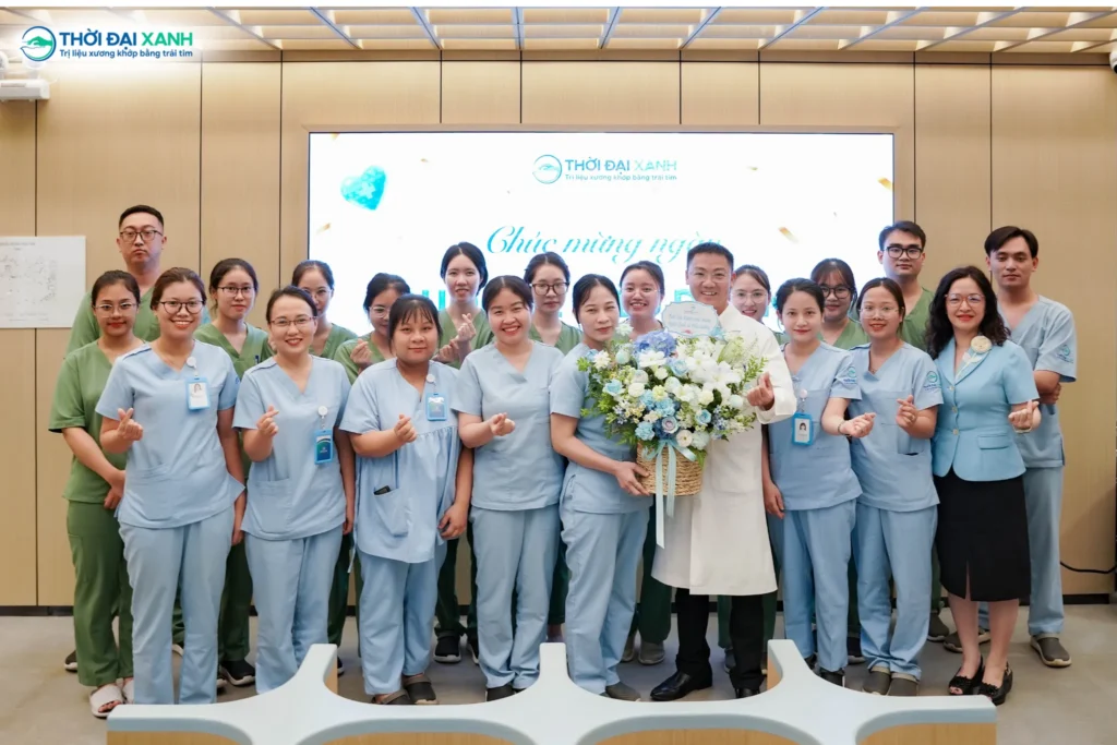 Sự tận tụy của đội ngũ điều dưỡng và kỹ thuật viên - niềm tự hào làm nên giá trị của Thời Đại Xanh nhân Ngày Quốc tế Điều dưỡng.