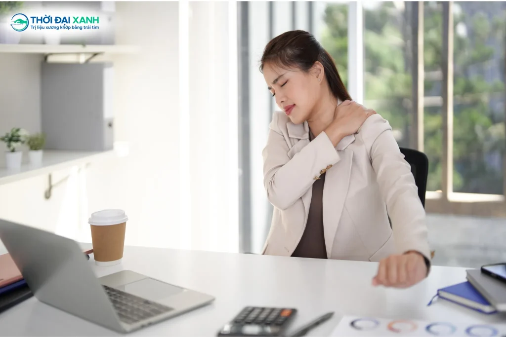 Đau mỏi vai gáy đang trở thành nỗi ám ảnh dai dẳng với bất kỳ ai phải ngồi làm việc liên tục 8 tiếng mỗi ngày.