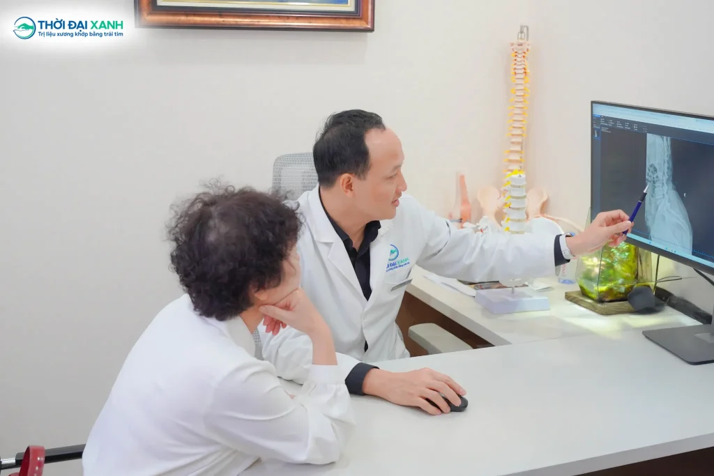 Việc chẩn đoán sớm bệnh lý dựa trên các triệu chứng thoái hóa khớp đóng vai trò quyết định đến hiệu quả của các giải pháp can thiệp bảo tồn.