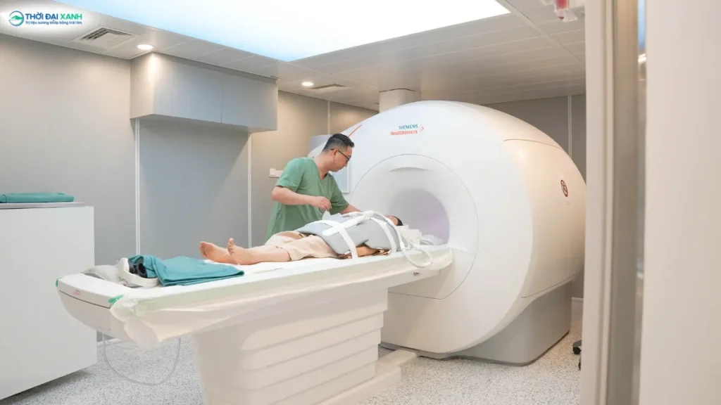 Thực hiện chụp cộng hưởng từ cho khách hàng tại Thời Đại Xanh với hệ thống MAGNETOM Flow 1.5 Tesla