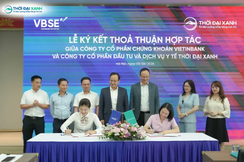 Khoảnh khắc đánh dấu sự hợp tác chiến lược giữa Thời Đại Xanh và Chứng khoán VietinBank