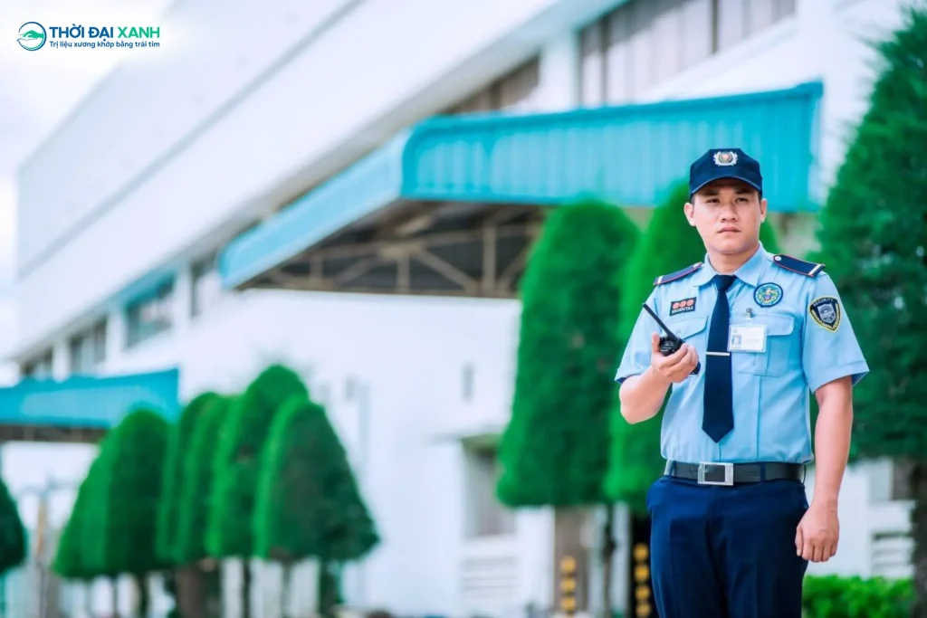 Tại Thời Đại Xanh, vị trí Nhân viên Bảo vệ không chỉ là nhiệm vụ bảo đảm an ninh, mà còn là người trao gửi sự an tâm đầu tiên tới khách hàng