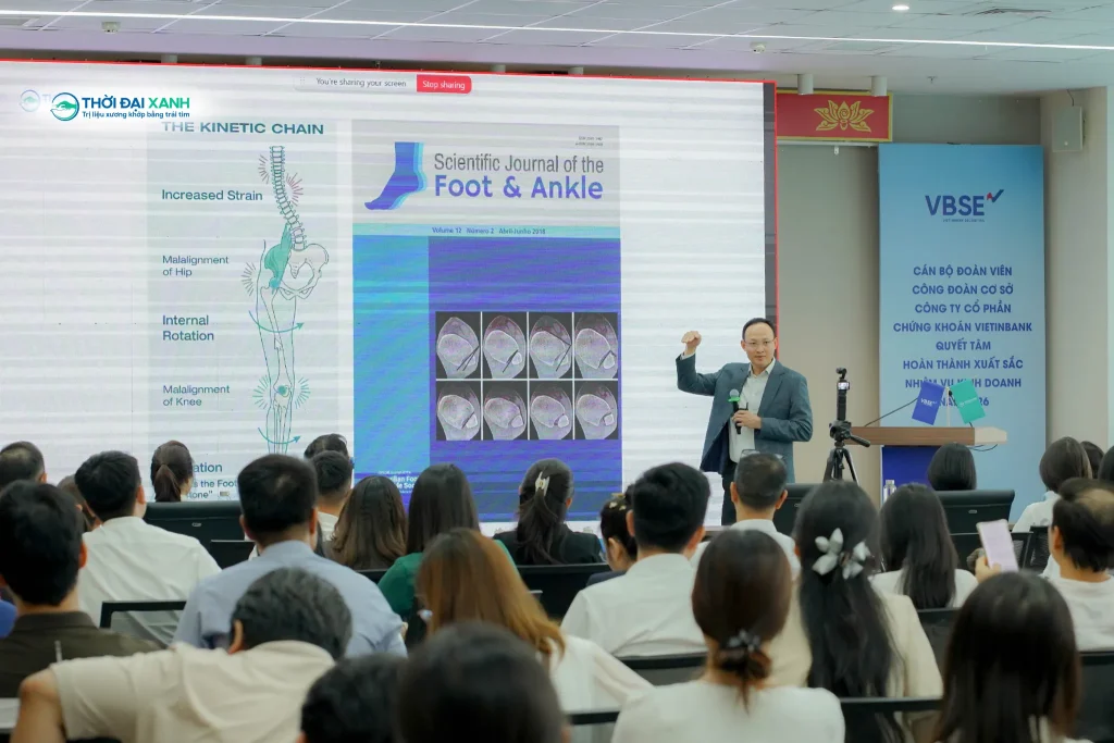 Workshop do ThS.BS. Trần Quốc Khánh chia sẻ tại chương trình đã mang đến nhiều kiến thức chăm sóc sức khoẻ xương khớp hữu ích.