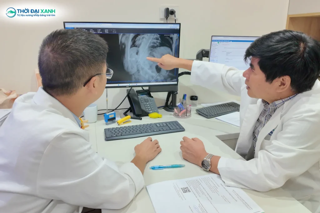 Tại Thời Đại Xanh, phác đồ điều trị cong vẹo cột sống được cá nhân hóa dựa trên độ tuổi, mức độ cong vẹo và khả năng vận động của từng khách hàng.