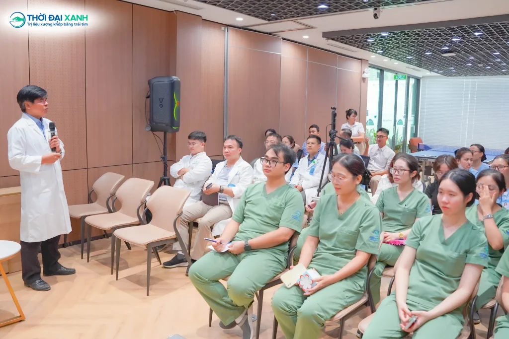 GS.TS.BS Phạm Văn Minh  chia sẻ những cập nhật mới về phục hồi chức năng sau đột quỵ.