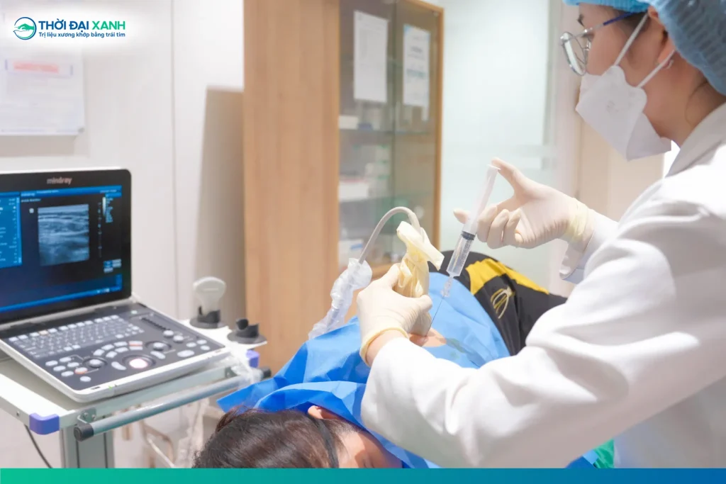 Quy trình tiêm nong khớp vai dưới hướng dẫn siêu âm.