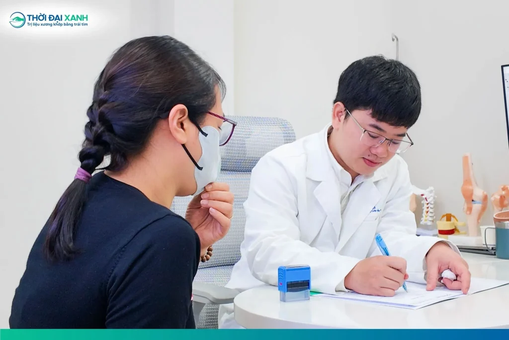 Điều trị đau thắt lưng cần dựa trên nguyên nhân gây bệnh và mức độ ảnh hưởng đến chức năng vận động.