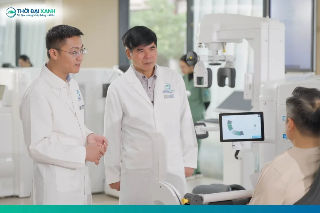Đội ngũ Giáo sư Bác sĩ tại Thời Đại Xanh với nền tảng học thuật vững chắc, chuyên môn sâu về bệnh lý cột sống, chẩn đoán chính xác và xây dựng phác đồ phù hợp.