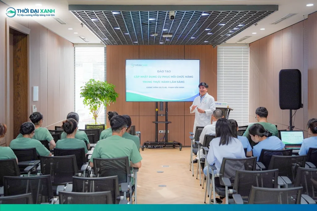 Thời Đại Xanh tổ chức buổi đào tạo với chủ đề “Cập nhật dụng cụ phục hồi chức năng trong thực hành lâm sàng”, dưới sự giảng dạy trực tiếp của GS.TS.BS Phạm Văn Minh.