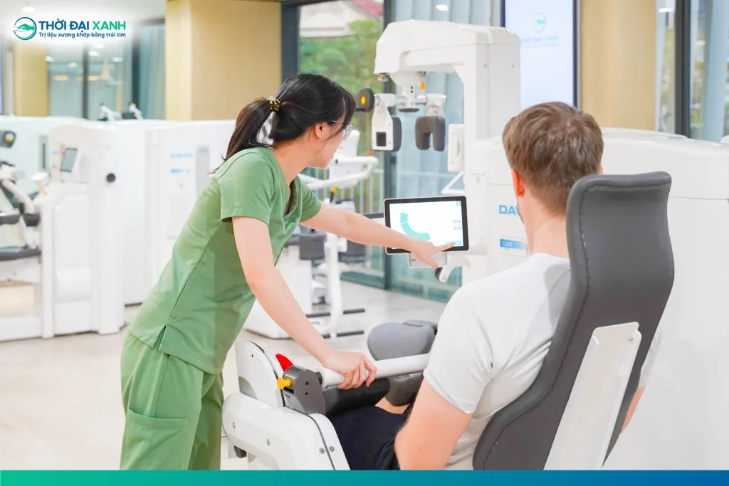 Thời Đại Xanh sở hữu hệ thống PHCN DAVID phân tích tự động, cá thể hóa bài tập phục hồi chức năng khớp háng tuỳ theo từng thể trạng.