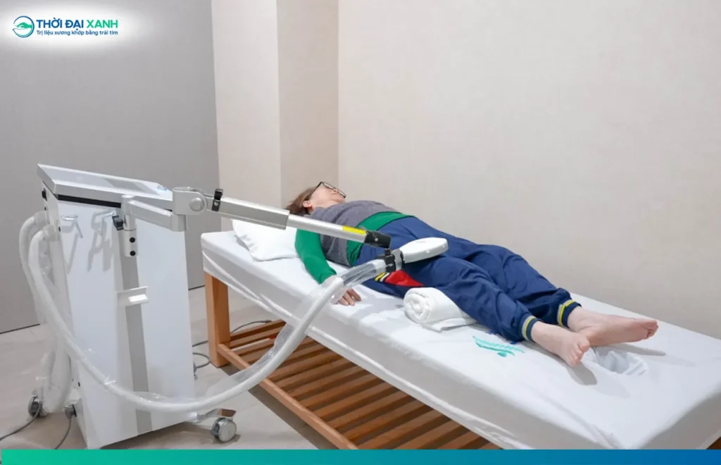 Máy từ trường siêu dẫn được ứng dụng trong hỗ trợ điều trị bệnh lý cơ xương khớp, chấn thương - hậu phẫu, rối loạn thần kinh - cơ và phục hồi chức năng sàn chậu.